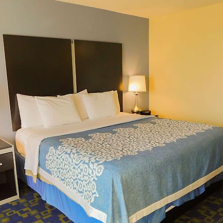 Days Inn & Suites By Wyndham Pocahontas Екстер'єр фото