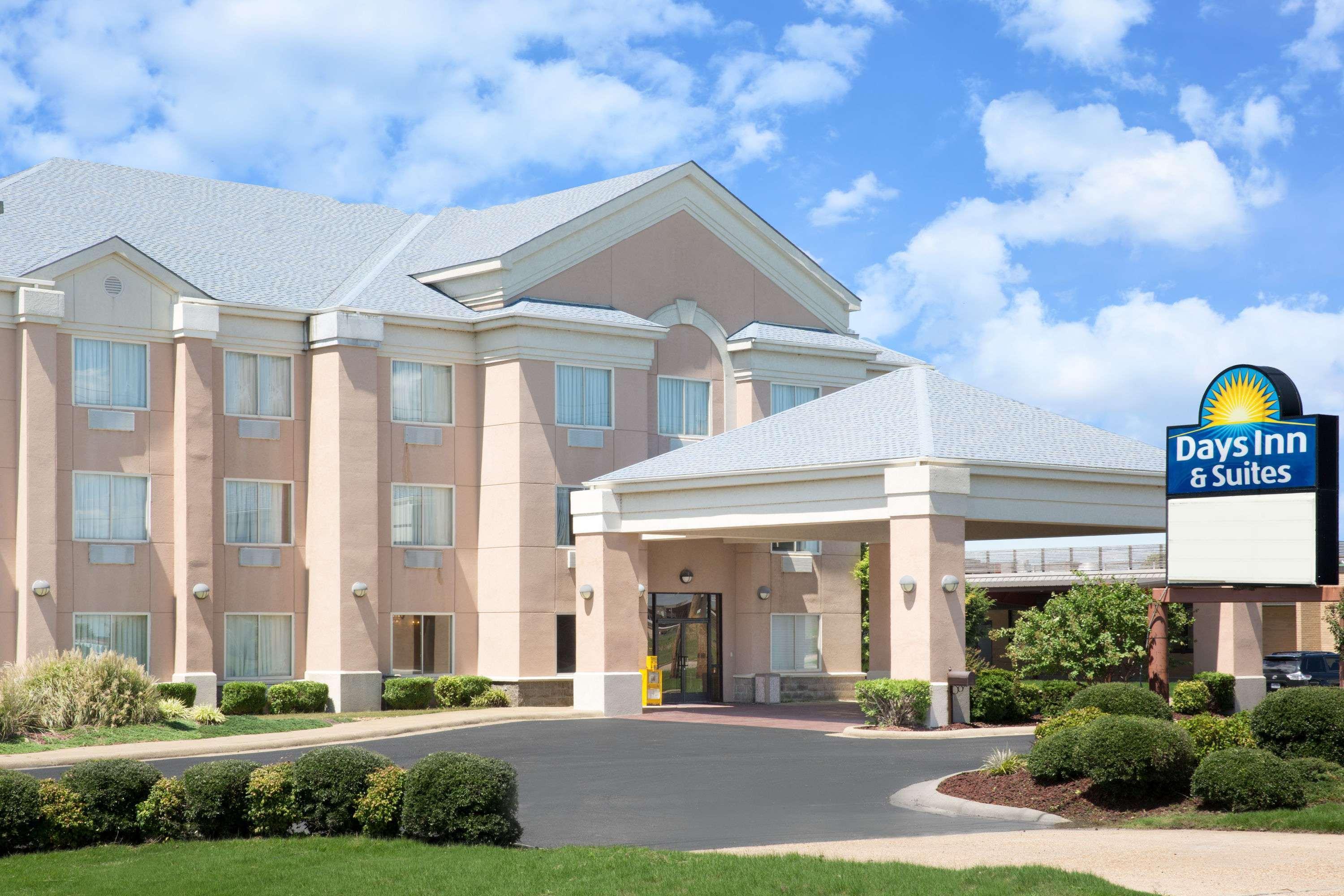 Days Inn & Suites By Wyndham Pocahontas Екстер'єр фото