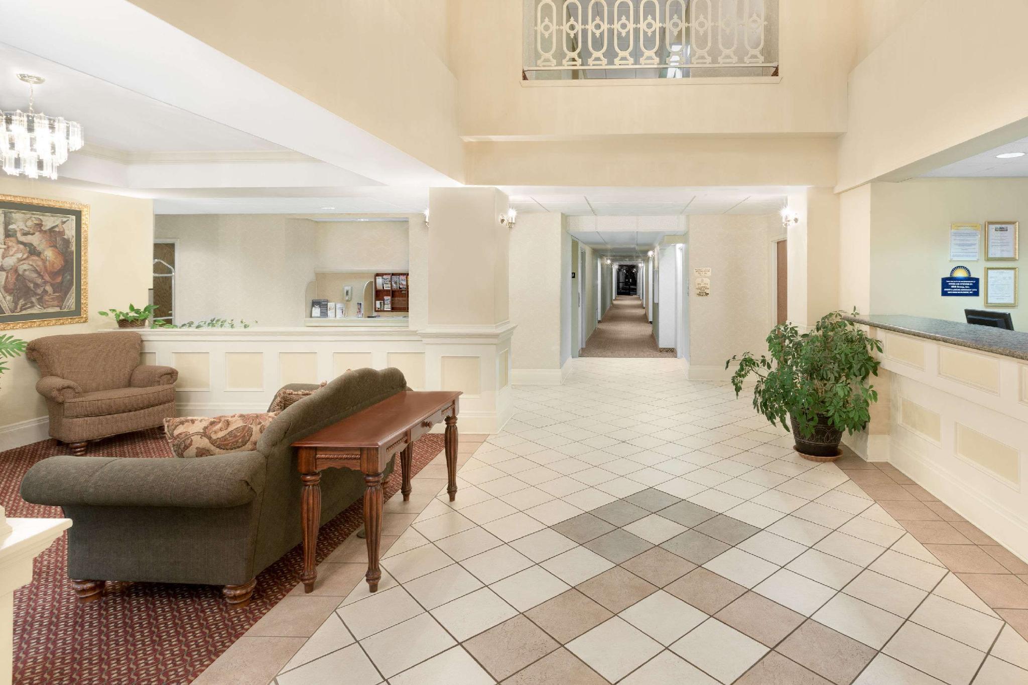 Days Inn & Suites By Wyndham Pocahontas Екстер'єр фото