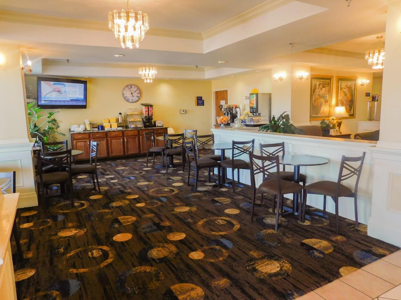 Days Inn & Suites By Wyndham Pocahontas Екстер'єр фото