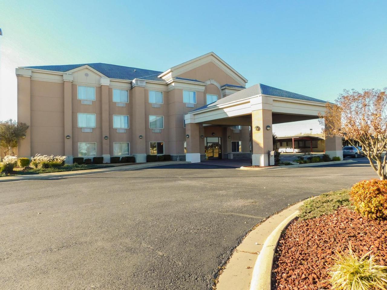 Days Inn & Suites By Wyndham Pocahontas Екстер'єр фото