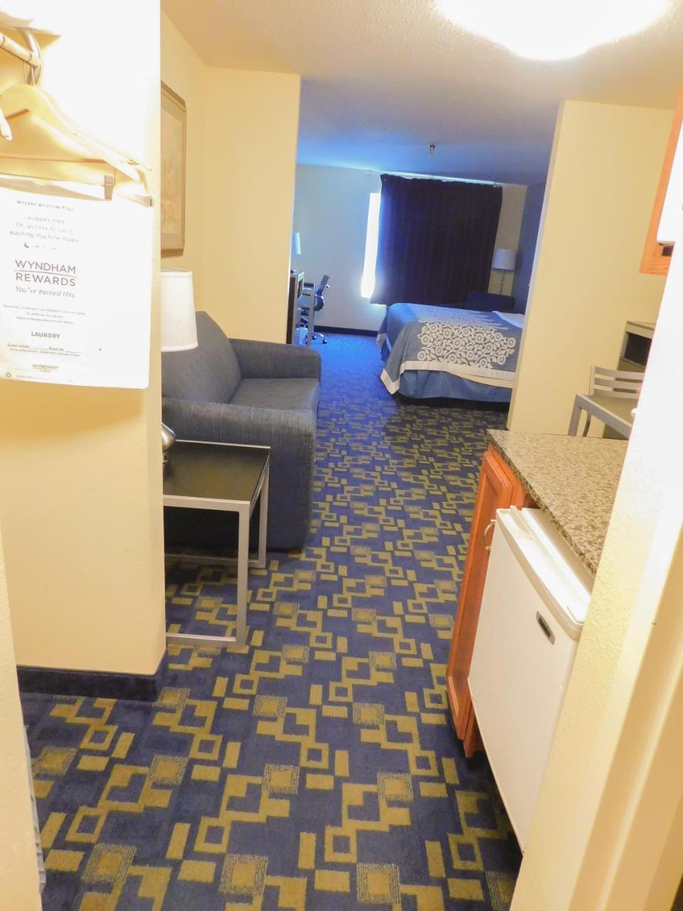 Days Inn & Suites By Wyndham Pocahontas Екстер'єр фото
