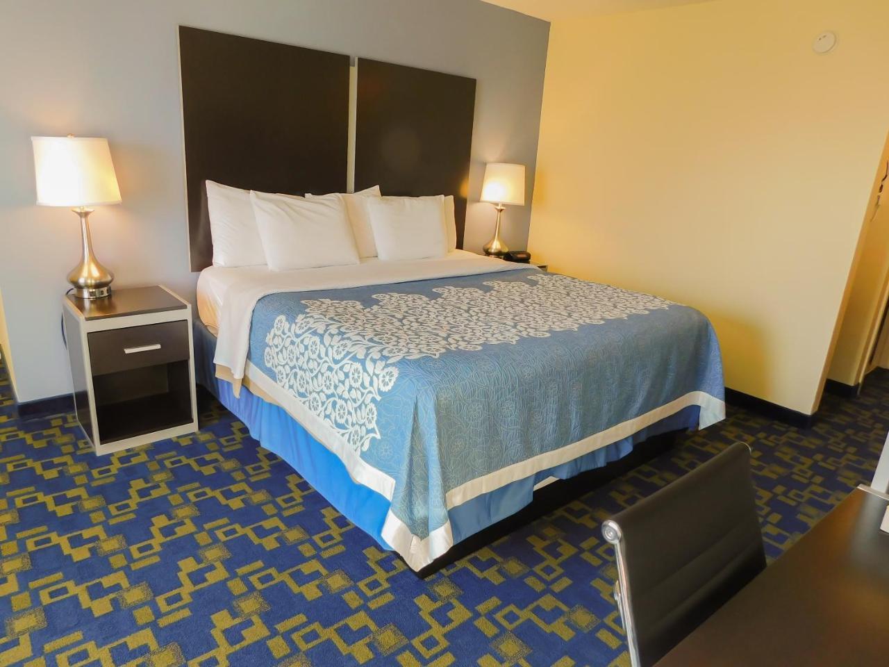 Days Inn & Suites By Wyndham Pocahontas Екстер'єр фото