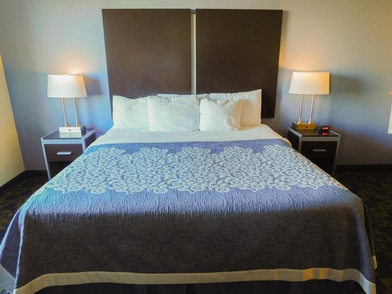 Days Inn & Suites By Wyndham Pocahontas Екстер'єр фото