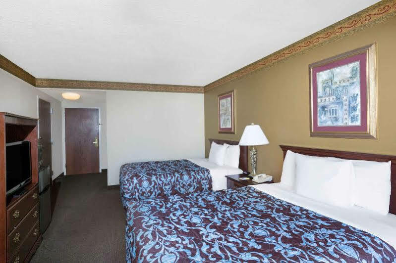 Days Inn & Suites By Wyndham Pocahontas Екстер'єр фото